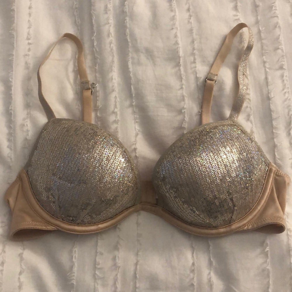 ✨NWOT✨ VS PINK Limited Edition Push-up